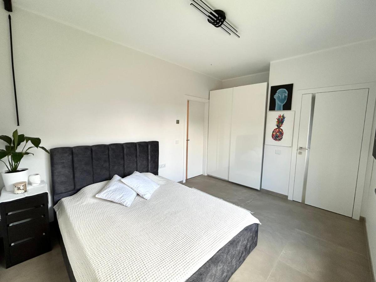 Ivory House Apartment